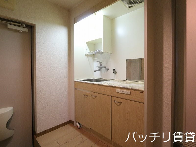キッチン　同型タイプの為、現状を優先致します。