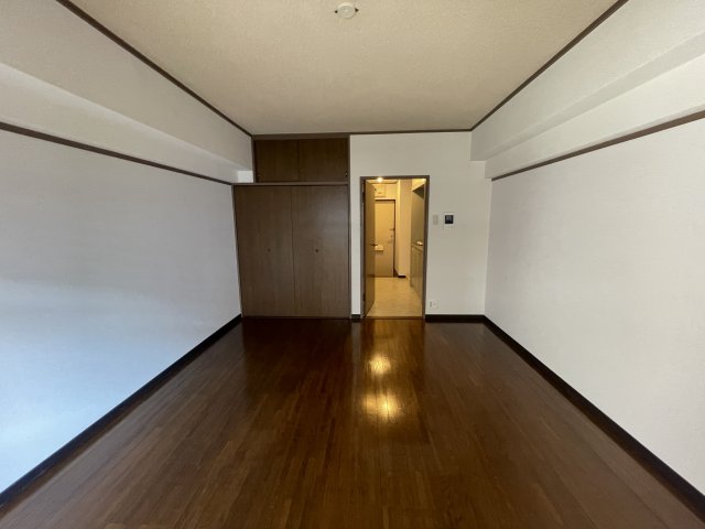 居室・リビング　同物件別部屋写真です