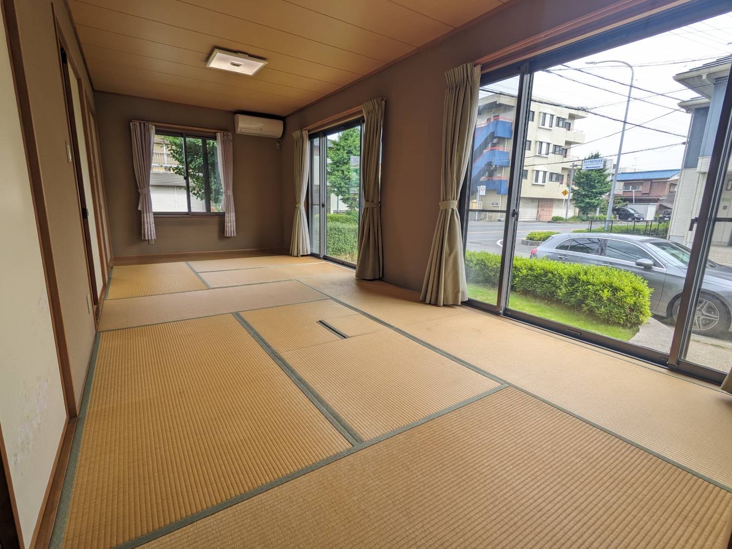 籠原駅徒歩圏内の素敵な戸建ての居間写真