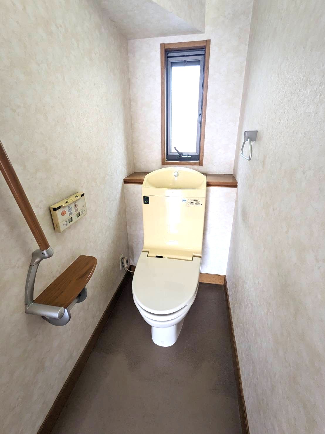 籠原駅徒歩圏内の素敵な戸建てのトイレ写真