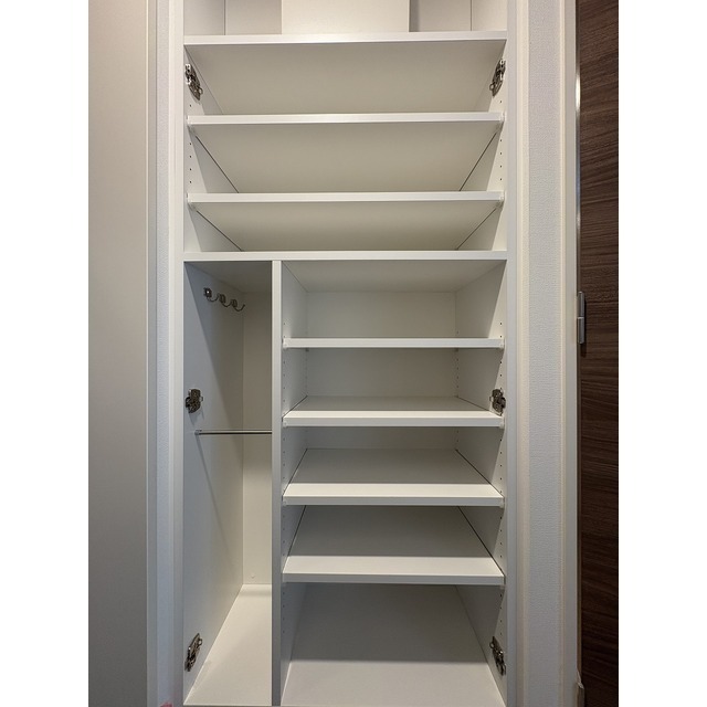 玄関　※別部屋の参考写真です。
