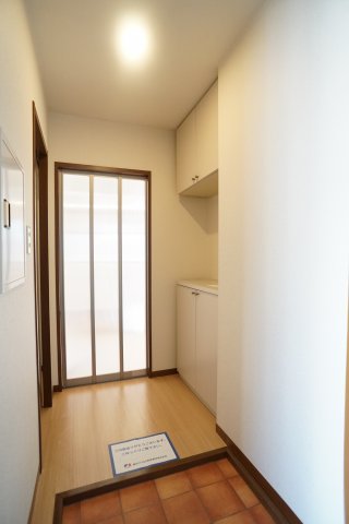 玄関　玄関には上下のシューズBOX♪