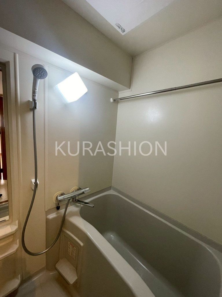 バス・シャワールーム　部屋の写真になります。