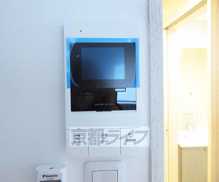 セキュリティ　モニター付きのＴＶホン付き。