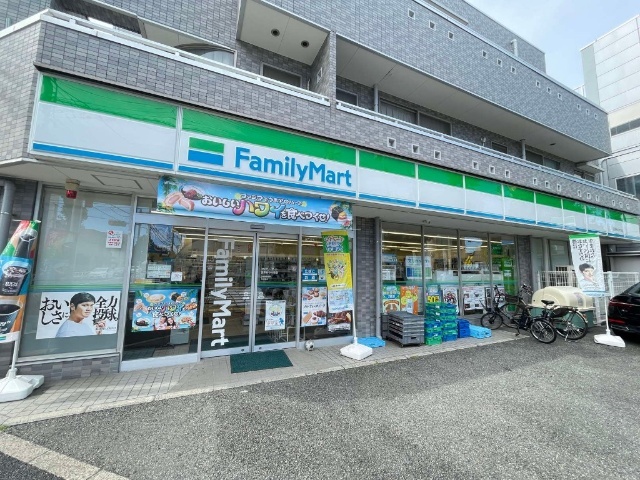 コンビニ　ファミリーマート目黒柿の木坂店（コンビニ）まで436m