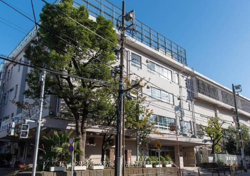 小学校　台東区立富士小学校（小学校）まで300m