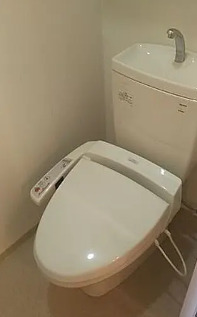 トイレ　別部屋の画像を使用しております。