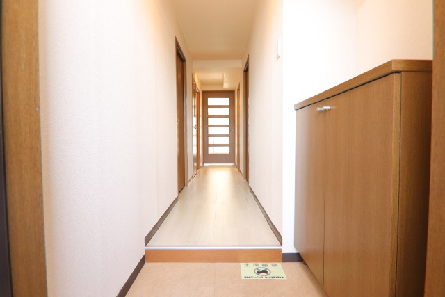 玄関　※別室の参考写真の為、現況優先です。