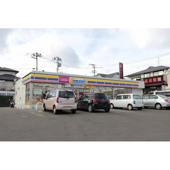コンビニ　ミニストップ　仙台川平店（コンビニ）まで800m