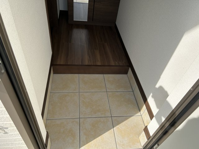 玄関　※類似写真になります