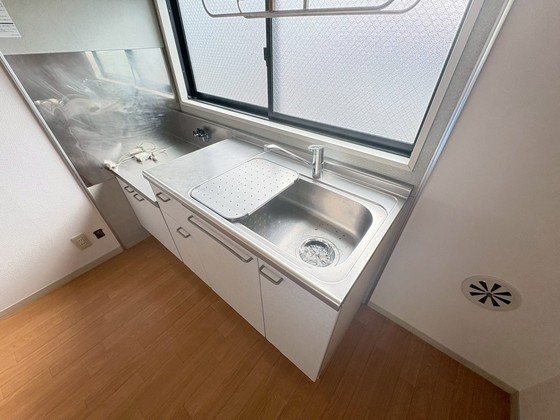 キッチン　※別部屋の写真です