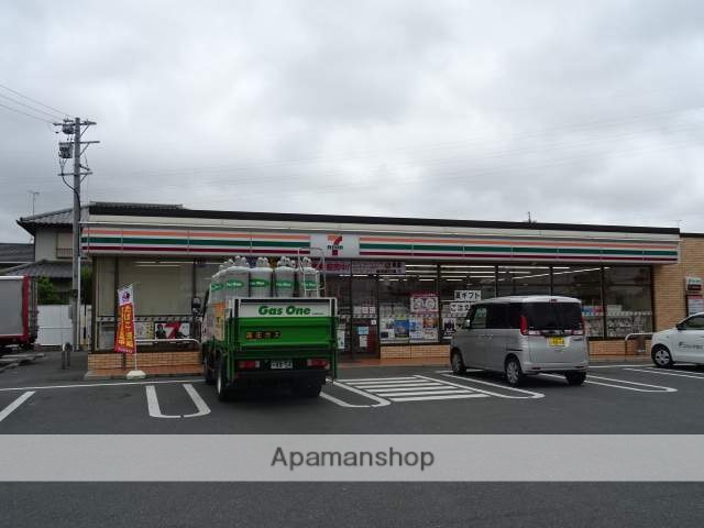 コンビニ　セブンイレブン高丘東店（コンビニ）まで413m