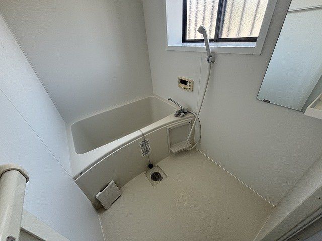 北今宿戸建 東の風呂写真