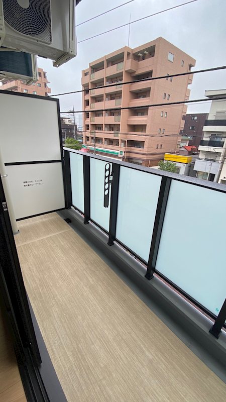バルコニー　便利で嬉しいバルコニー付きです♪