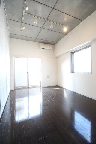 居室・リビング　（別タイプ参考写真）サンテミリオン田端　北区田端1