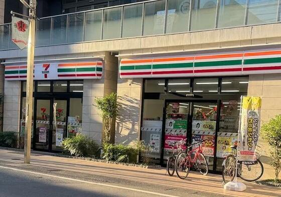コンビニ　セブンイレブン柏中央１丁目店（コンビニ）まで121m