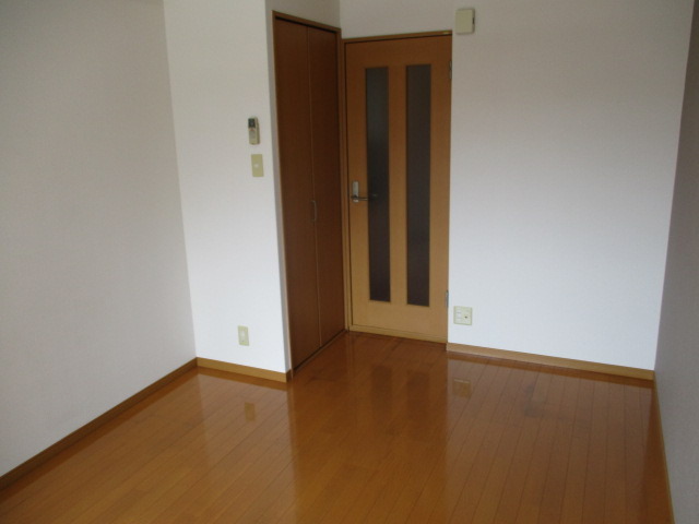 居室・リビング　きれいなお部屋です