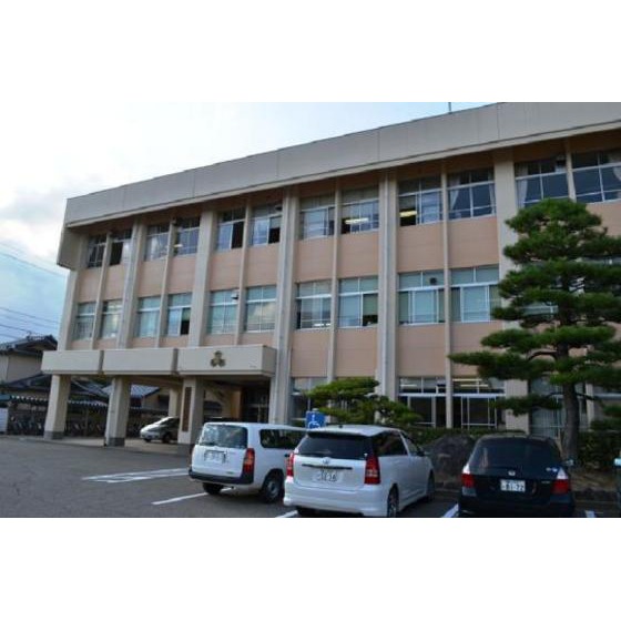 高校・高専　富山県立石動高校（高校・高専）まで1341m