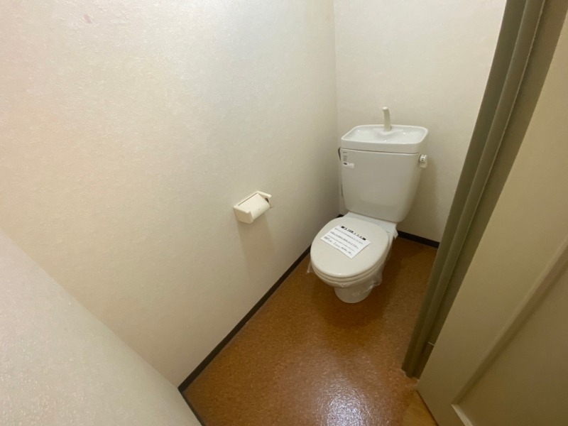 トイレ　こちらはトイレです。お手入れも楽ちんです！