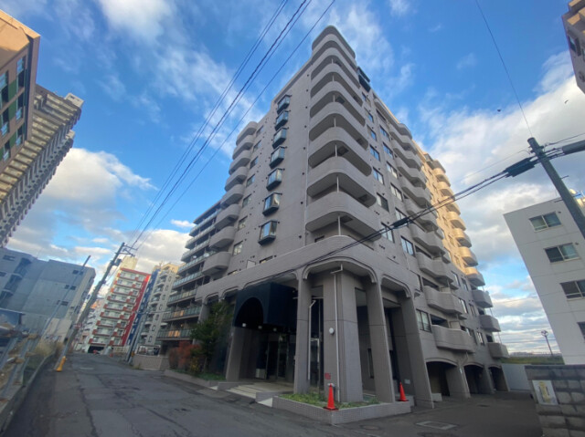建物外観　札幌市中央区南１３条西「メゾンドブーケパーク」
