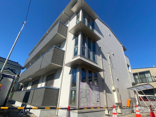 建物外観　★軽量鉄骨造３階建て！外観です。★