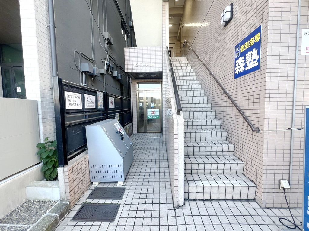 エントランス　バルコニー