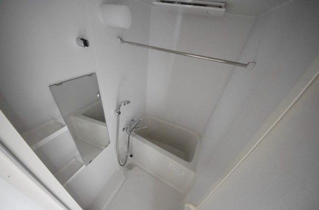 バス・シャワールーム　※他の号室の写真になります。