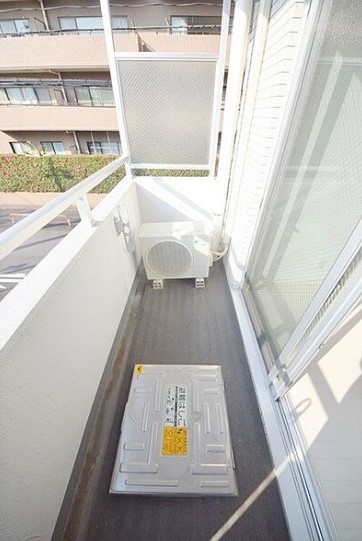 バルコニー　※他の号室の写真になります。