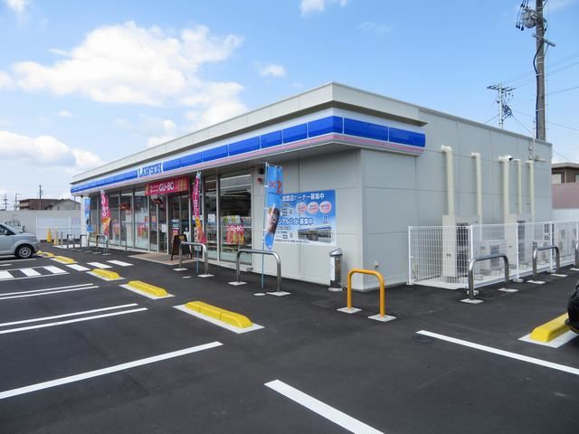 コンビニ　ローソン（コンビニ）まで680m