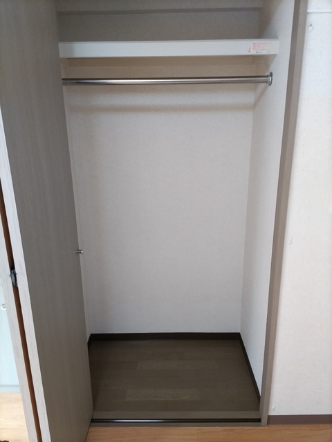 居室・リビング　洋室クローゼット※同タイプ参考写真