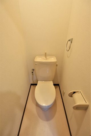 トイレ　同施工業者、別物件、類似間取りのイメージ写真です