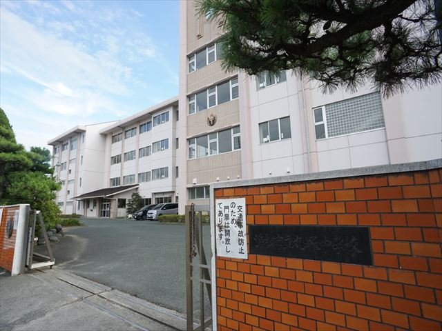 中学校　浜松市立丸塚中学校（中学校）まで700m