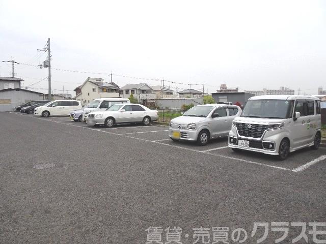 駐車場　敷地内駐車場