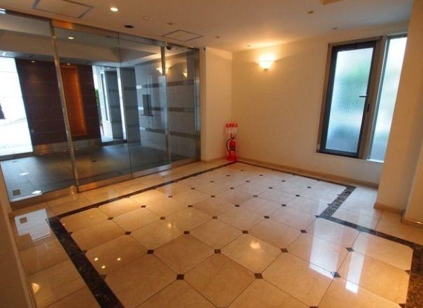 エントランス　共用部分も大変綺麗★