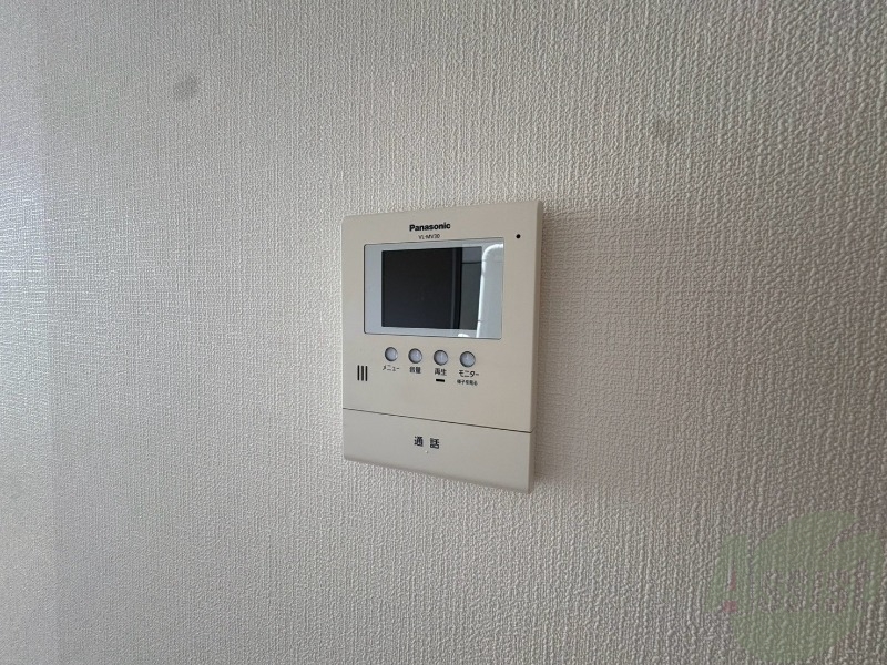 セキュリティ　ＴＶモニター付インターホンです。来客者の顔が見えるので安心！