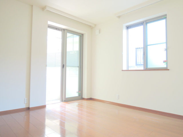 その他部屋・スペース　★明るいフローリングの角部屋です★
