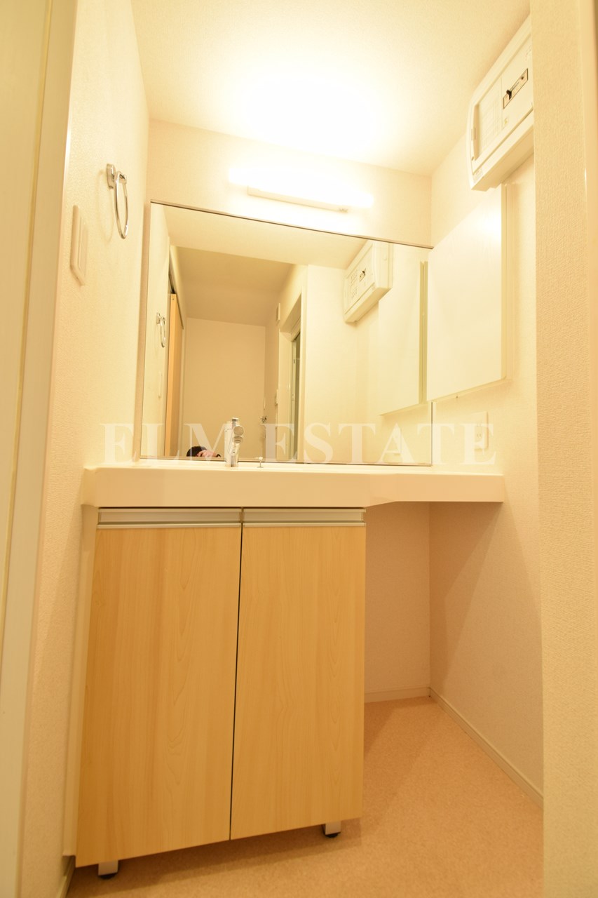 洗面設備　同一物件反転タイプの写真になります。