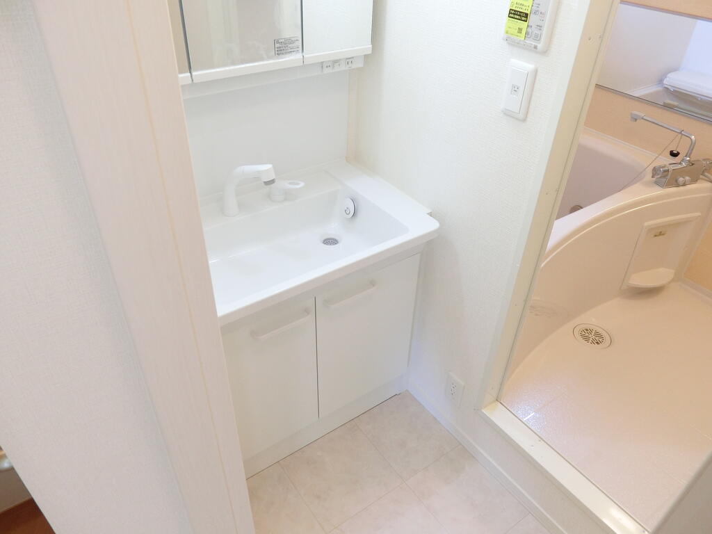 洗面設備　同施工会社の別物件の写真です。
