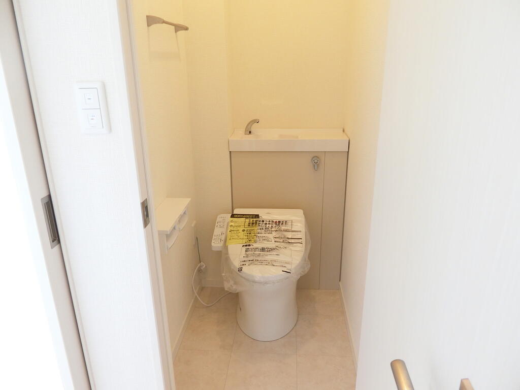 トイレ　同施工会社の別物件の写真です。
