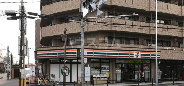 コンビニ　セブン‐イレブン 戸田本町１丁目店（コンビニ）まで64m