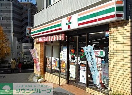 コンビニ　セブンイレブン（コンビニ）まで560m