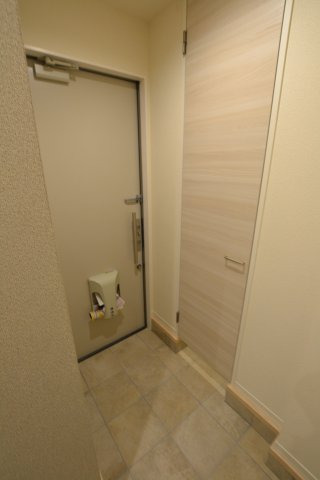 玄関　同施工業者、別物件、類似間取りのイメージ写真です