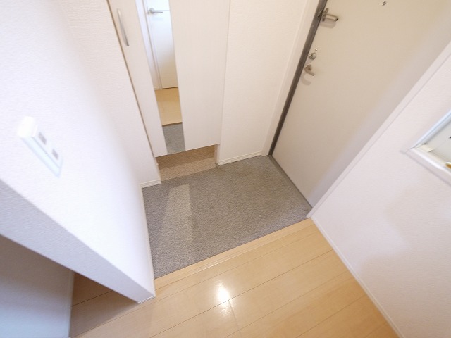 近鉄天理線 天理駅 徒歩7分 3階建 築14年の玄関写真