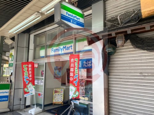 コンビニ　ファミリーマート JR天王寺駅北口店（コンビニ）まで232m