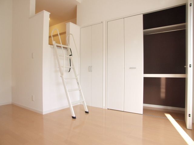 その他　洋室から３帖のロフトへ♪