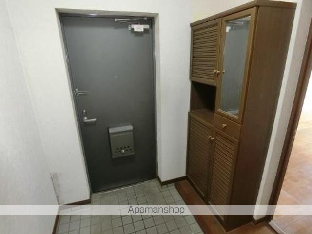 ＪＲ篠栗線 篠栗駅 徒歩19分 4階建 築32年の玄関写真
