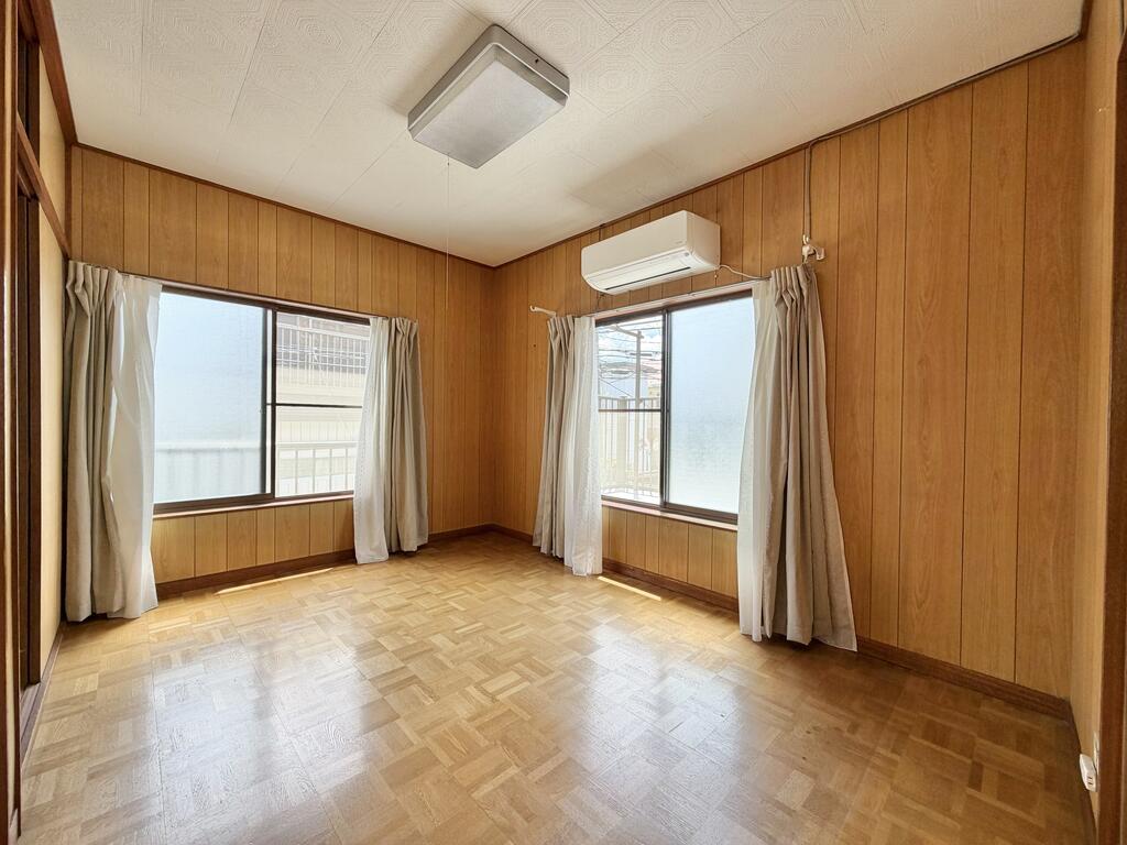 牛子戸建の内装写真
