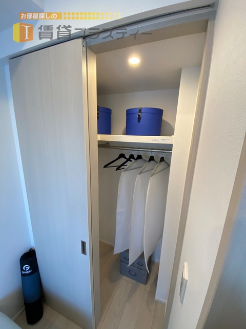 収納　一人なら十分な広さの収納です。