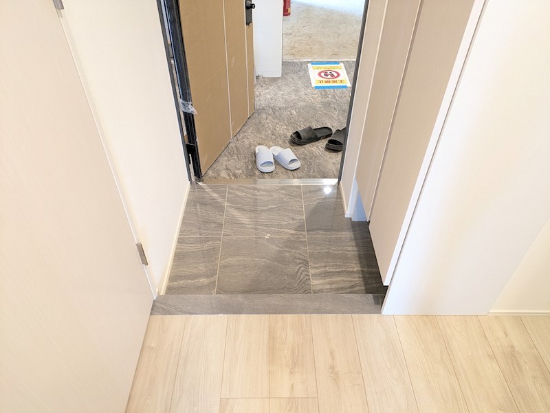 玄関　別部屋参考写真となります