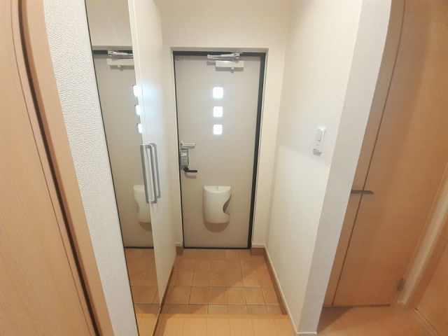 ＪＲ高崎線 北鴻巣駅 徒歩23分 2階建 築14年の玄関写真